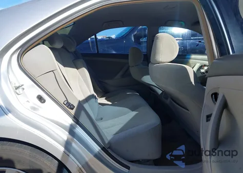 2007 Toyota Camry Le z USA, uszkodzony, nr VIN JTNBE46KX73058955